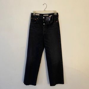 Levi ‘Ribcage’ cropped jeans